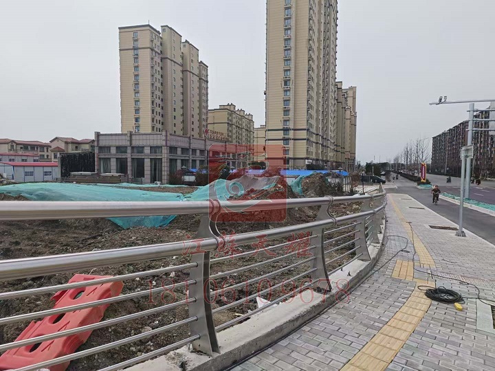 贈送安裝-贈送運(yùn)輸-不銹鋼景觀護(hù)欄